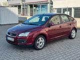 Ford Focus 1.6 Ghia - Ford Focus aus 2007: Ghia