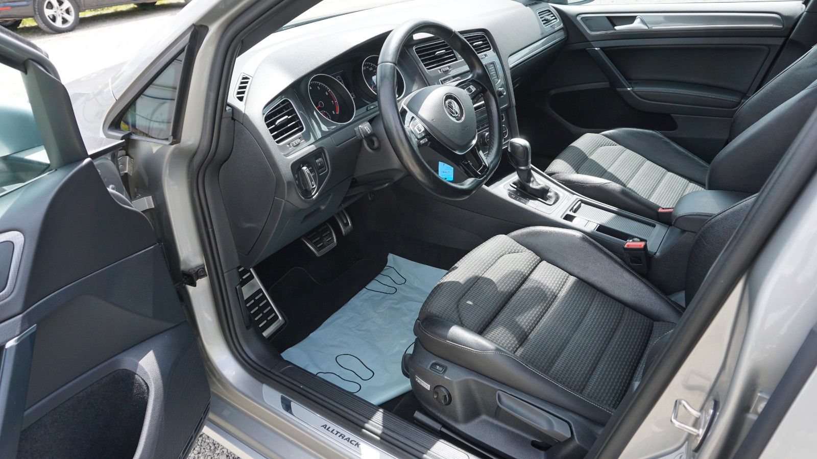 Fahrzeugabbildung Volkswagen Golf VII Alltrack, Variant, BMT, 4M,T.Leder,Navi