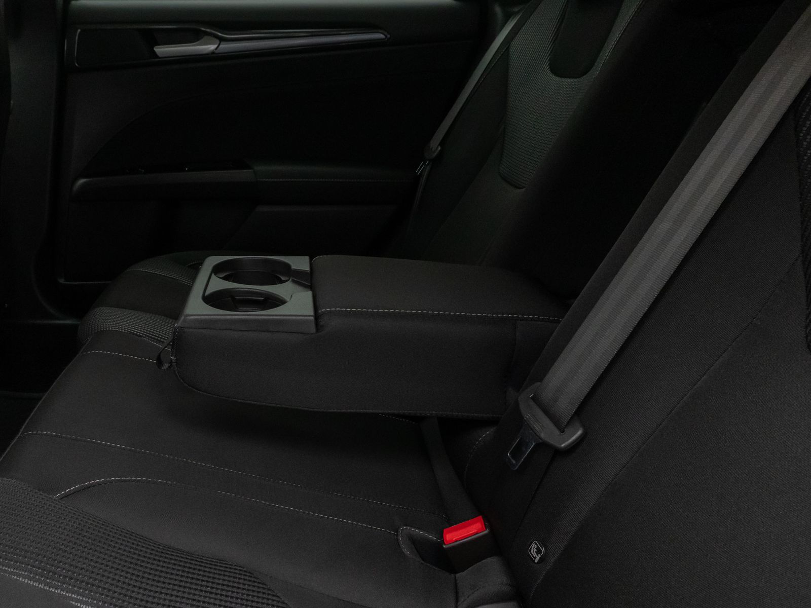 Fahrzeugabbildung Ford Mondeo Turnier Titanium Kamera AHK Winter 8fach