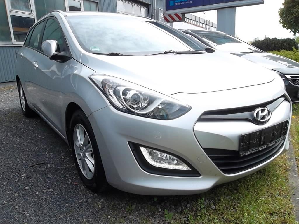 Hyundai i30 cw Trend 110PS,Klimatr.Shz.Lhz.PDC,Alu,2Hd