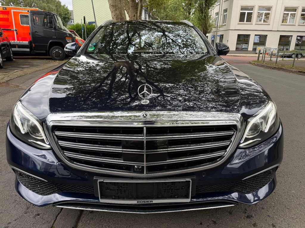 Image of Mercedes-Benz E 350
