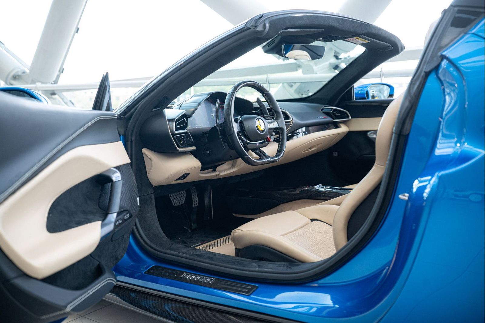 Ferrari 296 GTS 3.0 V6 | Blu Corsa | Two Tone Bodywork | imagem 3