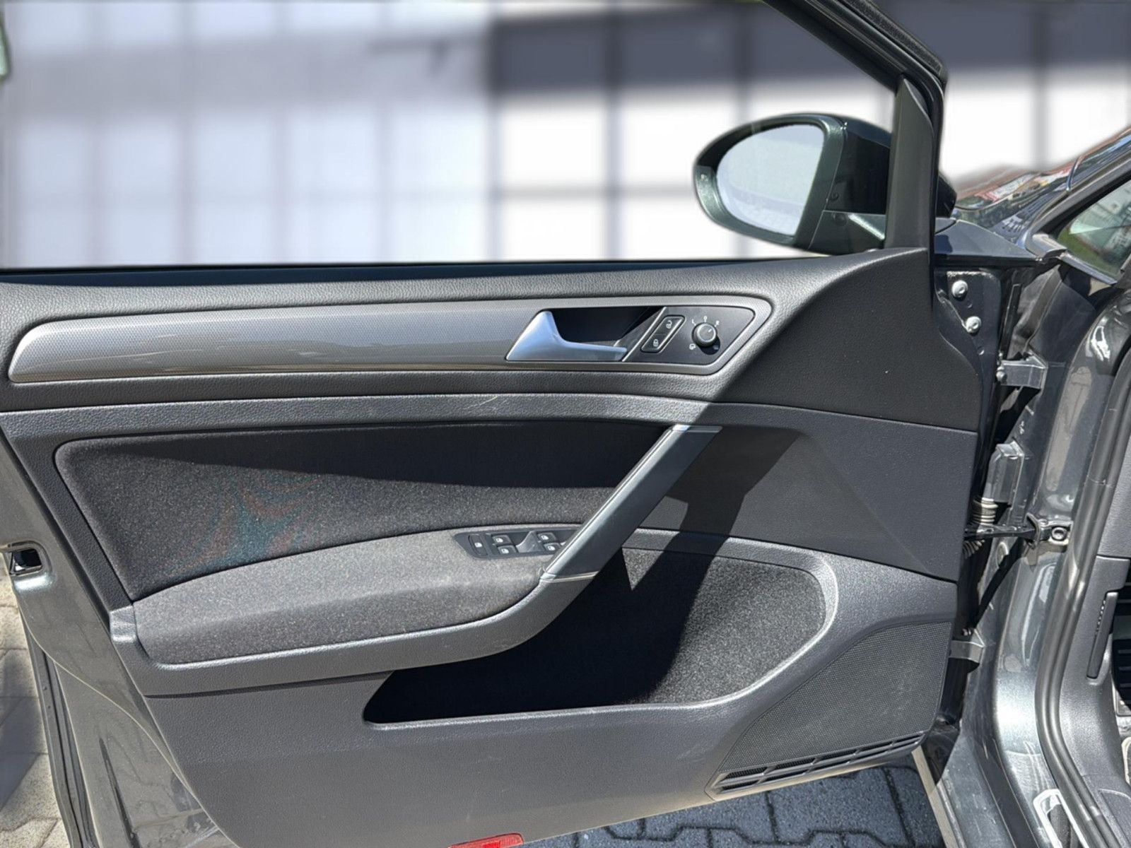 Fahrzeugabbildung Volkswagen Golf VII Lim. IQ.DRIVE / unfallfrei
