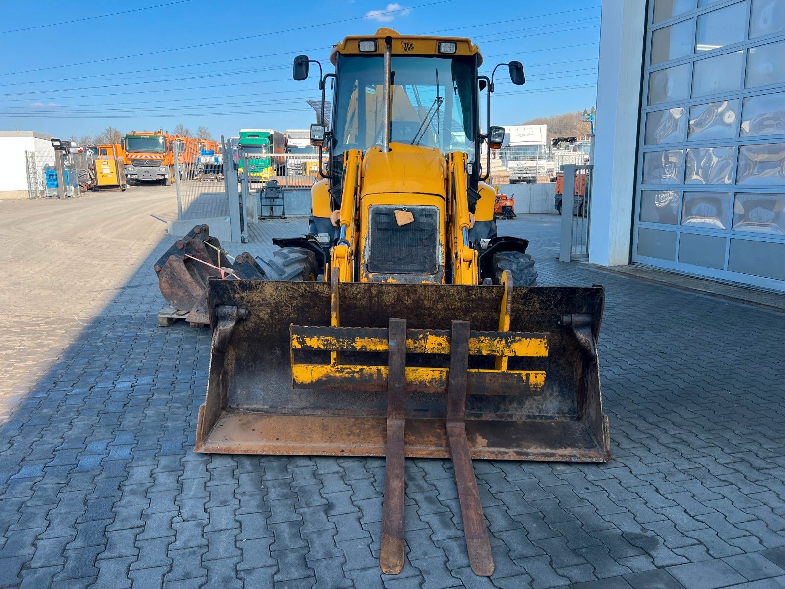 Fahrzeugabbildung JCB 3CX / 9.030h / Löffelpaket / Gabel / Schaufel