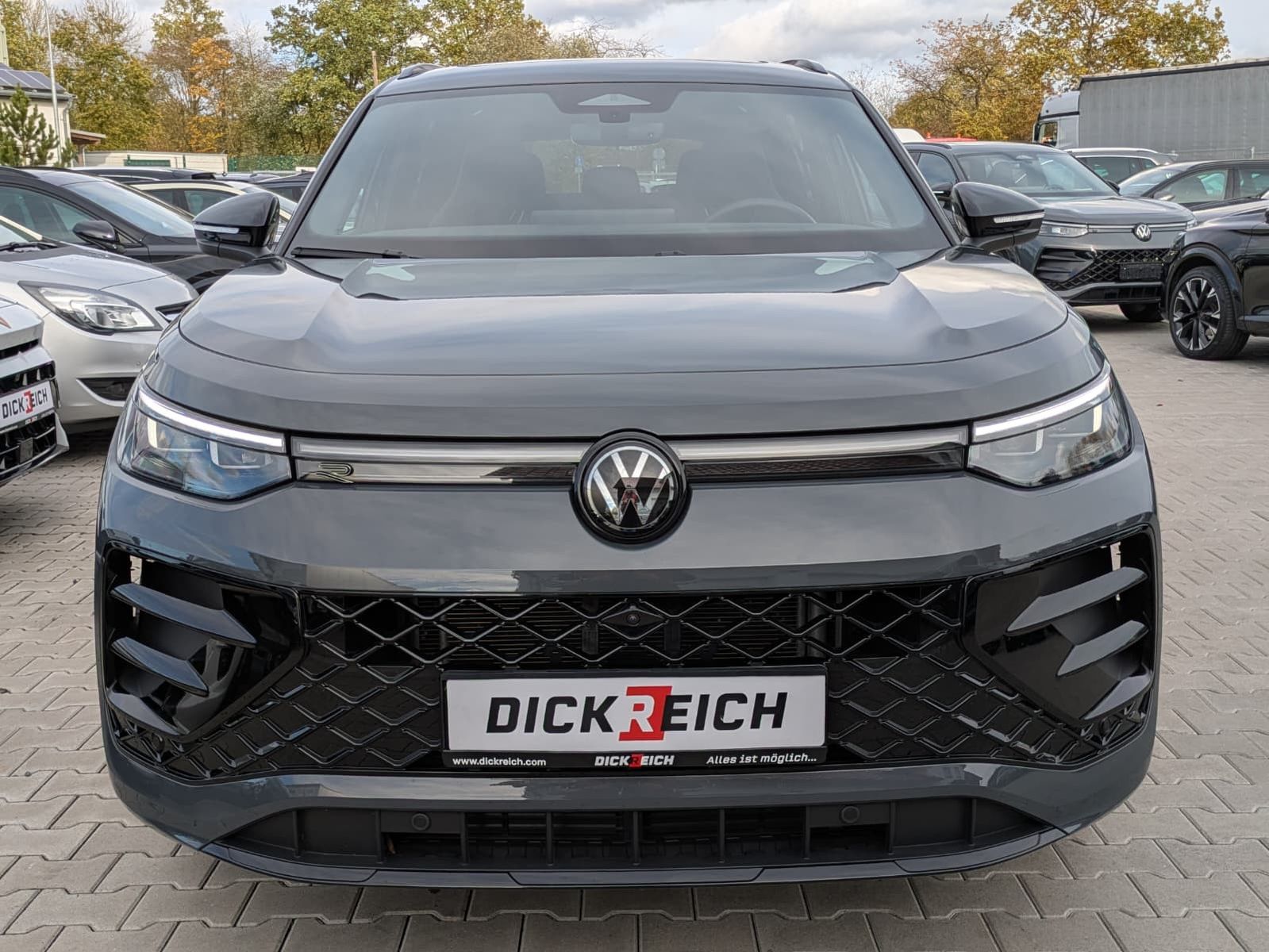 Fahrzeugabbildung Volkswagen Tayron 2.0 TDI 4M R-Line 7Si*MATRIX*AHK*PANO*HUD