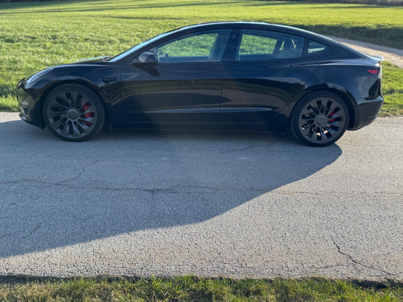 Tesla Model 3 Performance Dual AWD FACELIFT WÄRMEPUMPE
