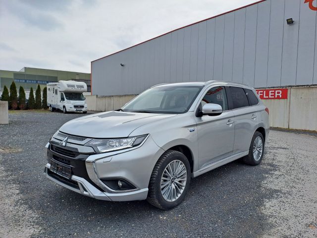 Mitsubishi Outlander PHEV Spirit 4WD Nav Kam *fahrbereit*