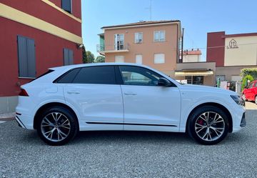Audi Q8 - 6