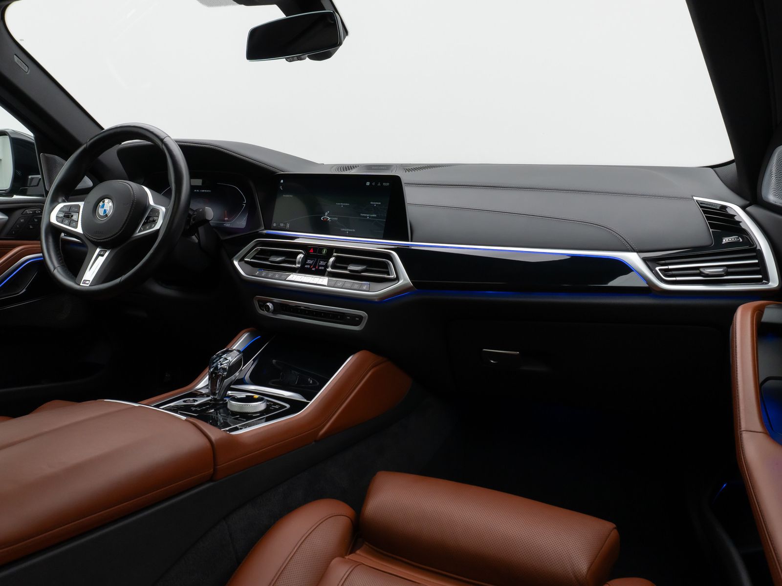 Fahrzeugabbildung BMW X6 M50i Panorama360°Laser Massage HUD B&W 22Zoll