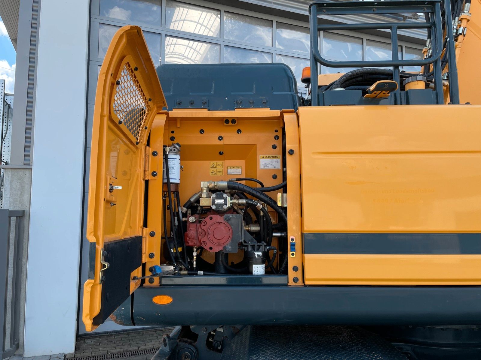 Fahrzeugabbildung Hyundai HW 180 / 3.054h / hydr. Grabenräumer / Klima