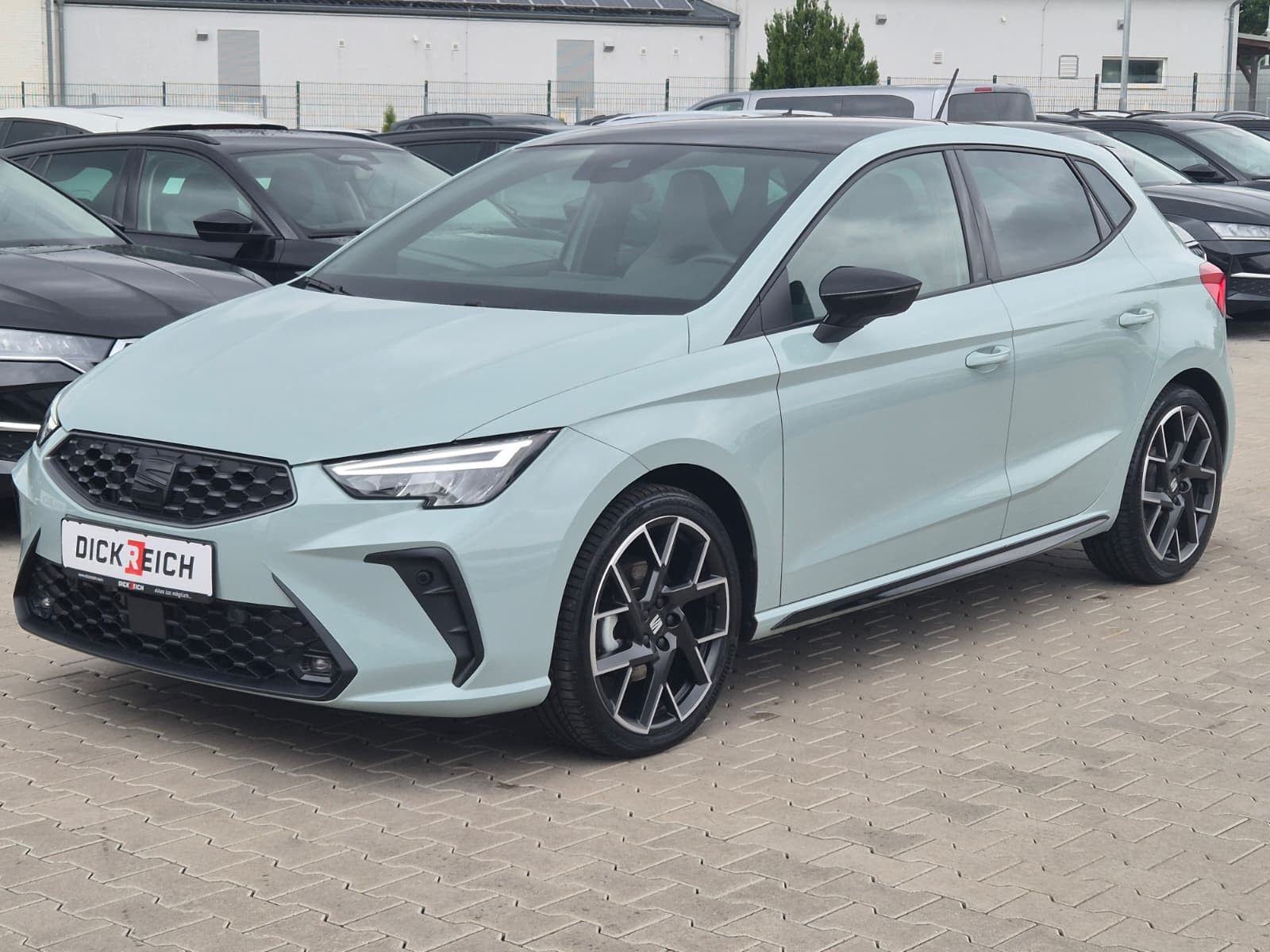 Fahrzeugabbildung SEAT Ibiza 1.5 TSI FR Black Edition*LED*ACC*KAM*PANO