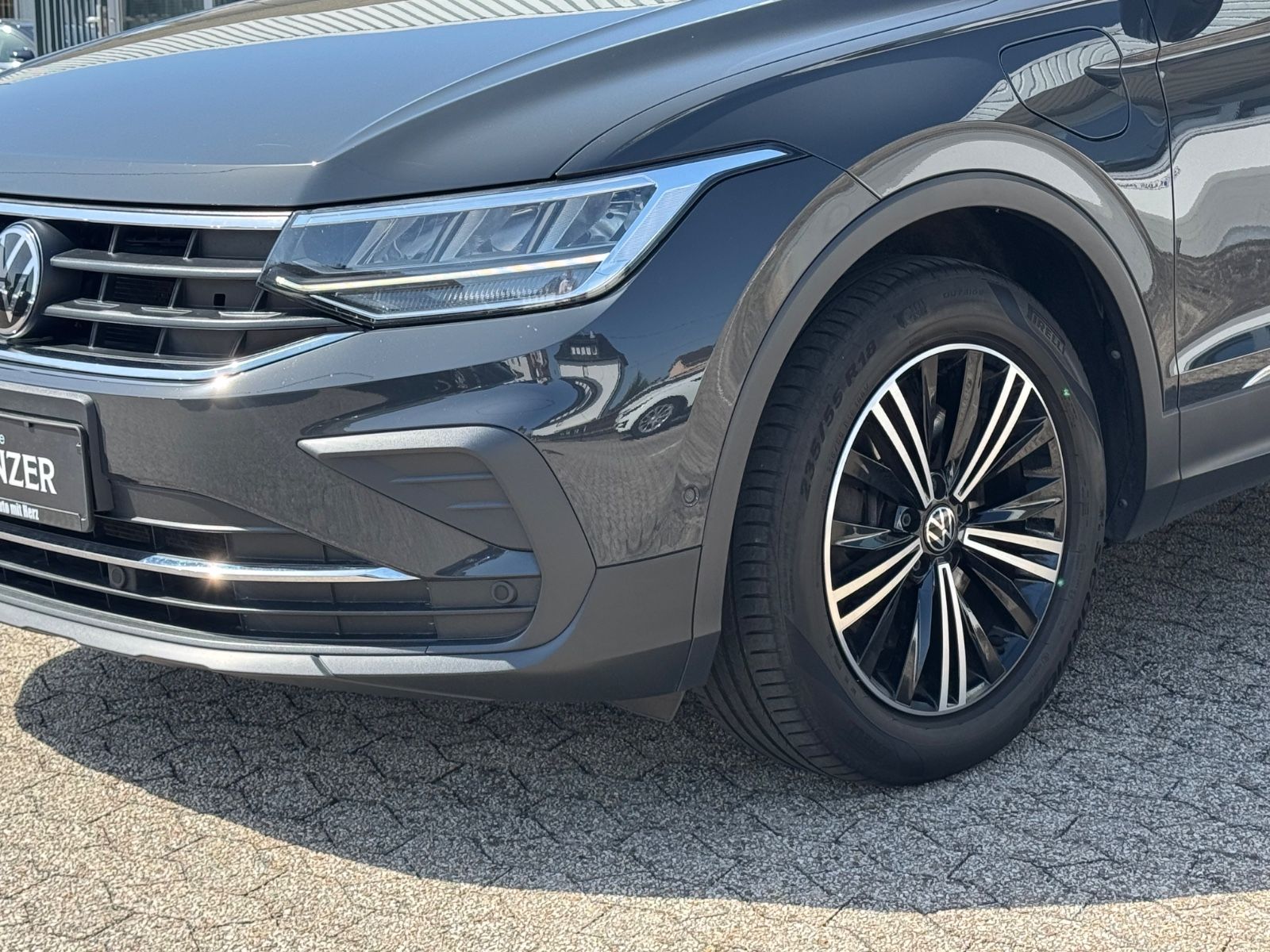 Fahrzeugabbildung Volkswagen Tiguan Active eHybrid/Navi/LED/AHK/HUD/360°Cam/