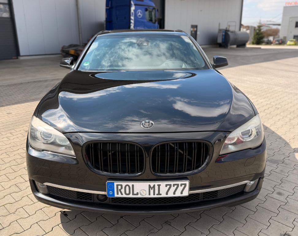 BMW 730