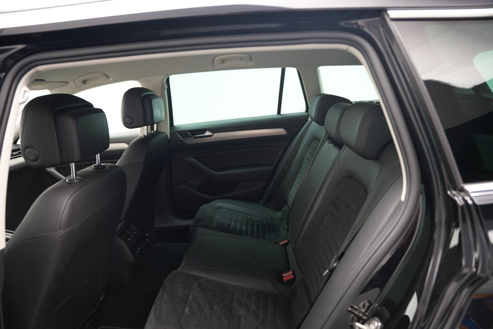 Fahrzeugabbildung Volkswagen Passat Highline *Virtual*Kamera*Start-Stopp*SHZ*