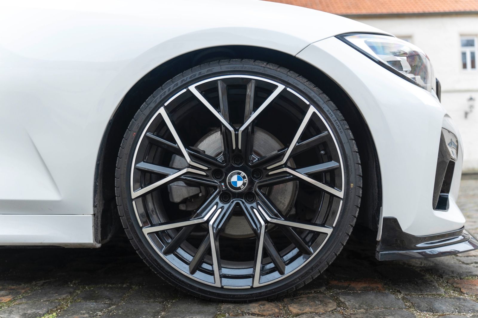 Fahrzeugabbildung BMW 330iX M-Performance HIFI KAM LED NAV CARPLAY