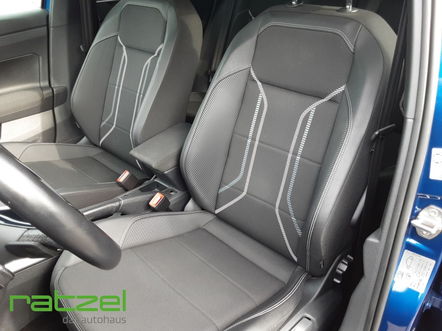 Fahrzeugabbildung Volkswagen Polo VI Highline 1.5 TSI DSG Highline AHK ACC PD