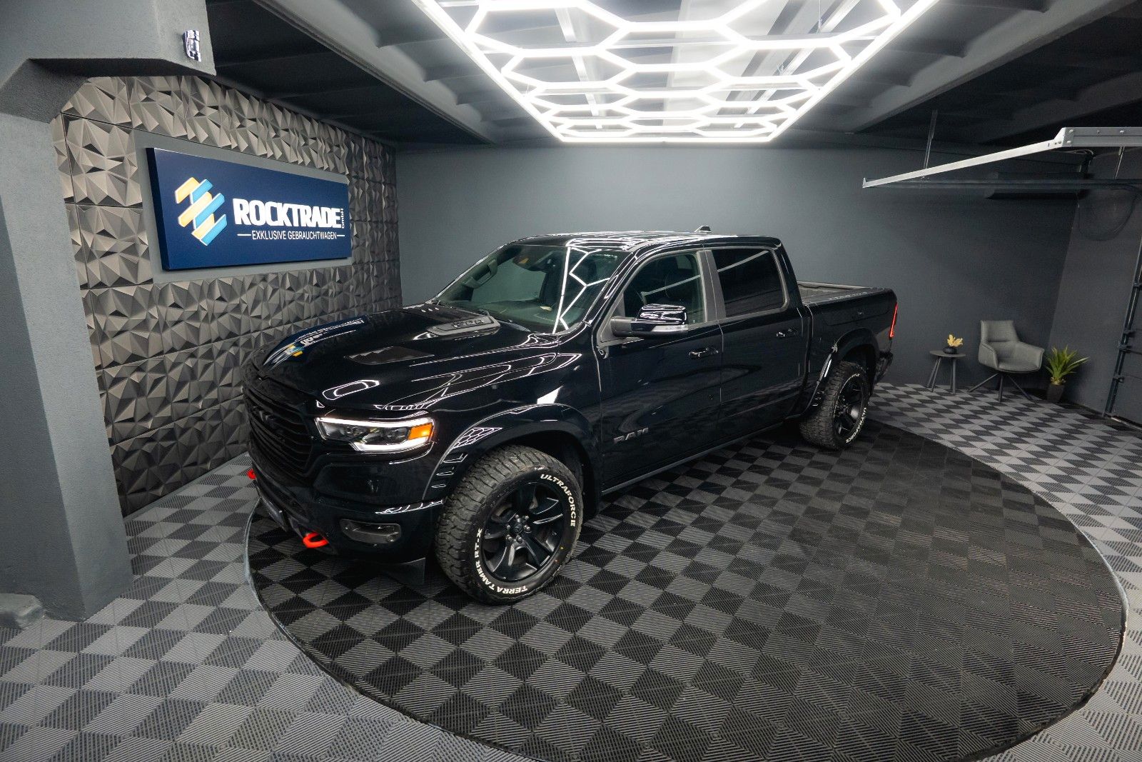 Fahrzeugabbildung Dodge RAM 5.7 V8 HEMI 4x4 LARAMIE RamBox Airmatic 19%
