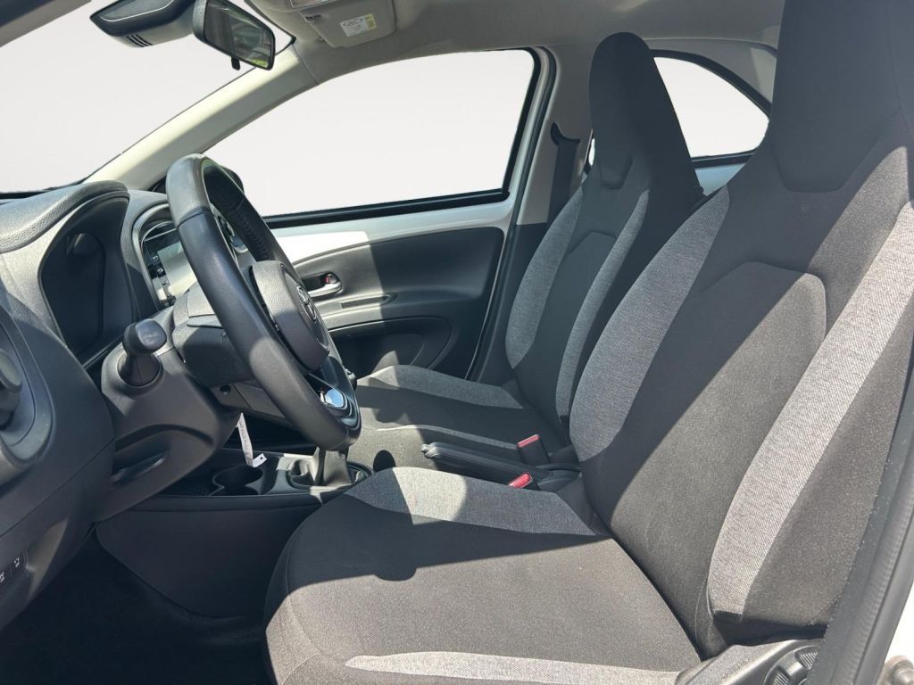 Fahrzeugabbildung Toyota Aygo X Play