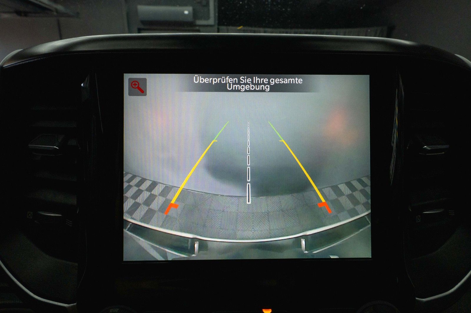 Fahrzeugabbildung Dodge RAM 5.7 V8 HEMI 4x4 OFFROAD Night-Paket LONGBED