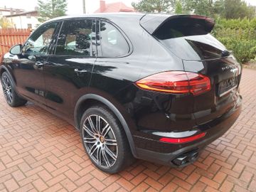 Porsche Cayenne - 2