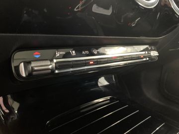 Mercedes CLA 250 Shooting Brake - 12