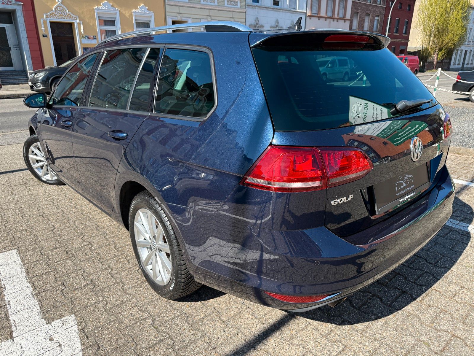 Fahrzeugabbildung Volkswagen Golf VII Variant Lounge BMT AUTOMATIK NAVI
