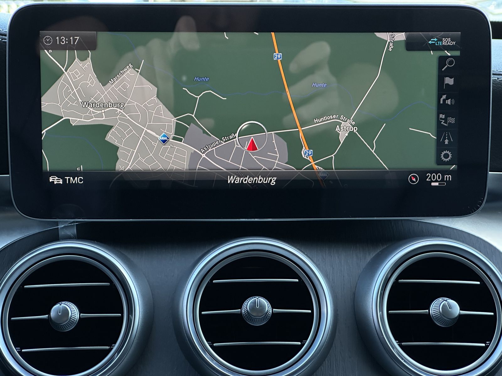 Fahrzeugabbildung Mercedes-Benz C 220d T Avantgarde NAV+LED+PANORAMA+DISTRONIC