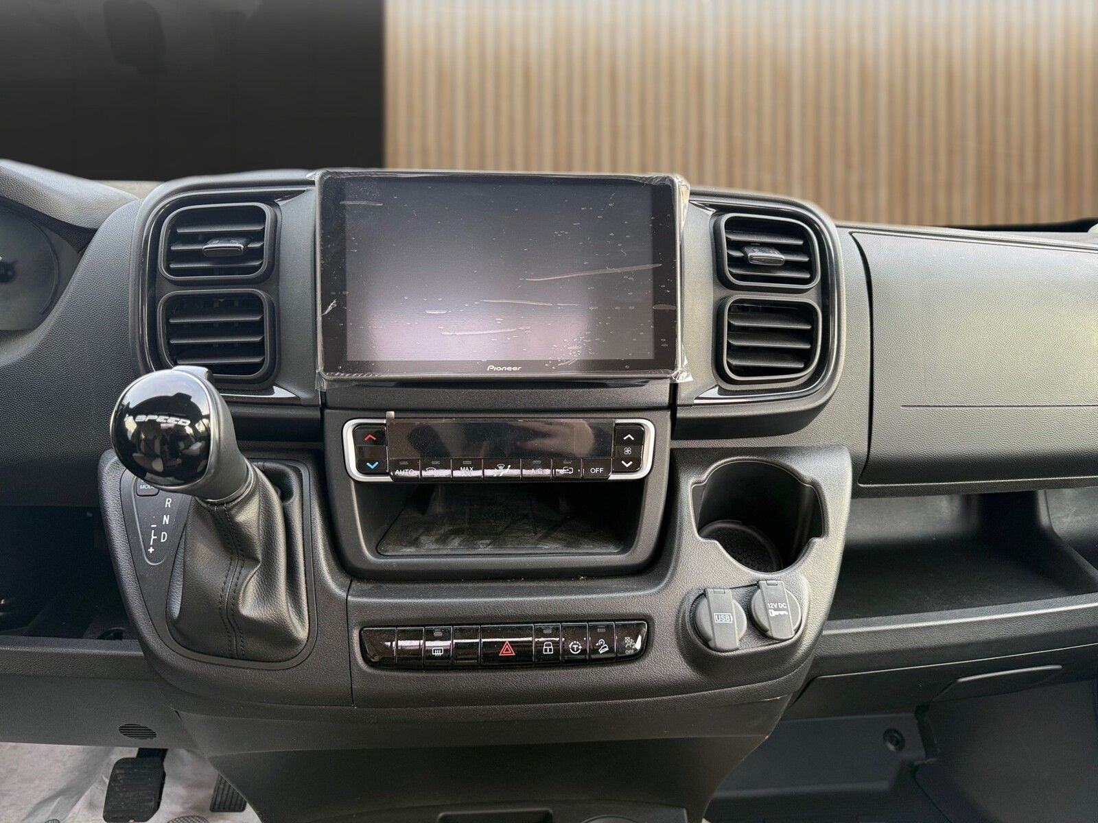 Fahrzeugabbildung Eura Mobil Van V 635 HB 6KW Heizung, Radio DAB, RFK