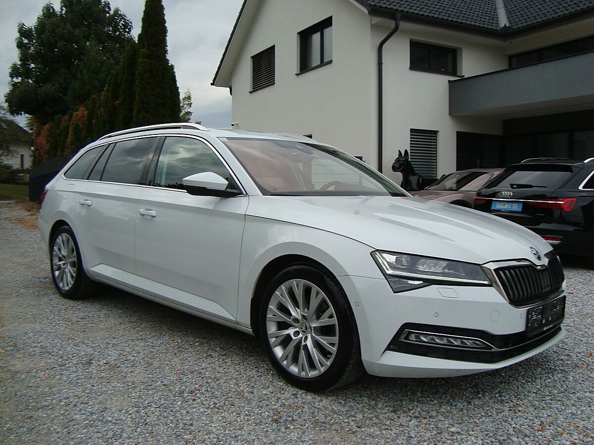 Skoda Superb Kombi 2,0 TDI Style DSG 200 PS 1-Hand !!