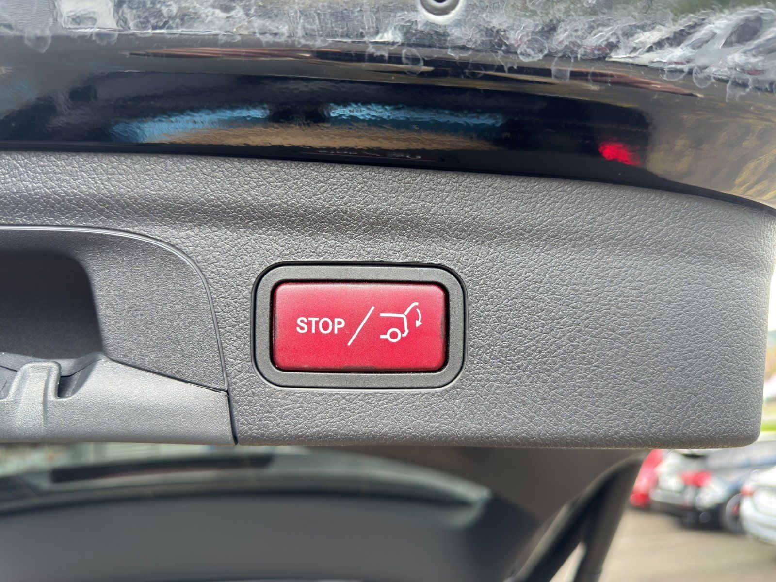 Fahrzeugabbildung Mercedes-Benz GLE300d 4M AMG int DISTRO Pano AHK Trittbret HUD