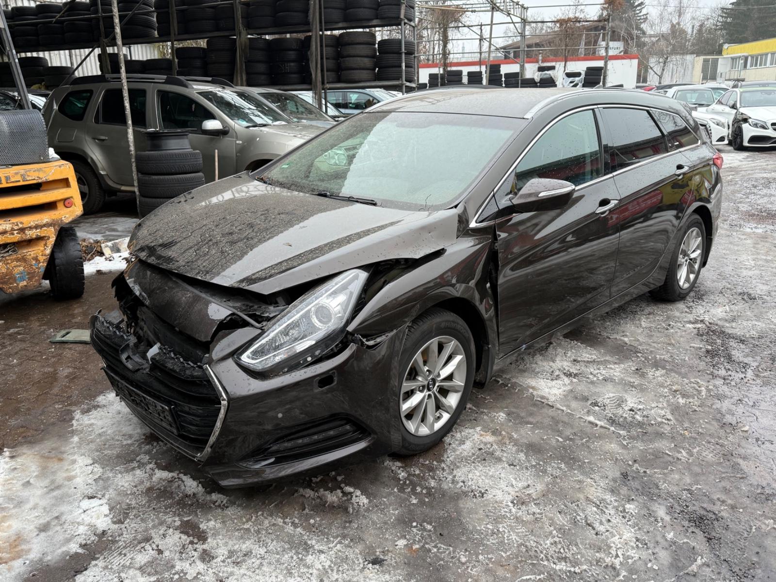 Hyundai i40 1.6 GDI blue Trend  NAVI KAMERA SITZHEIZUNG