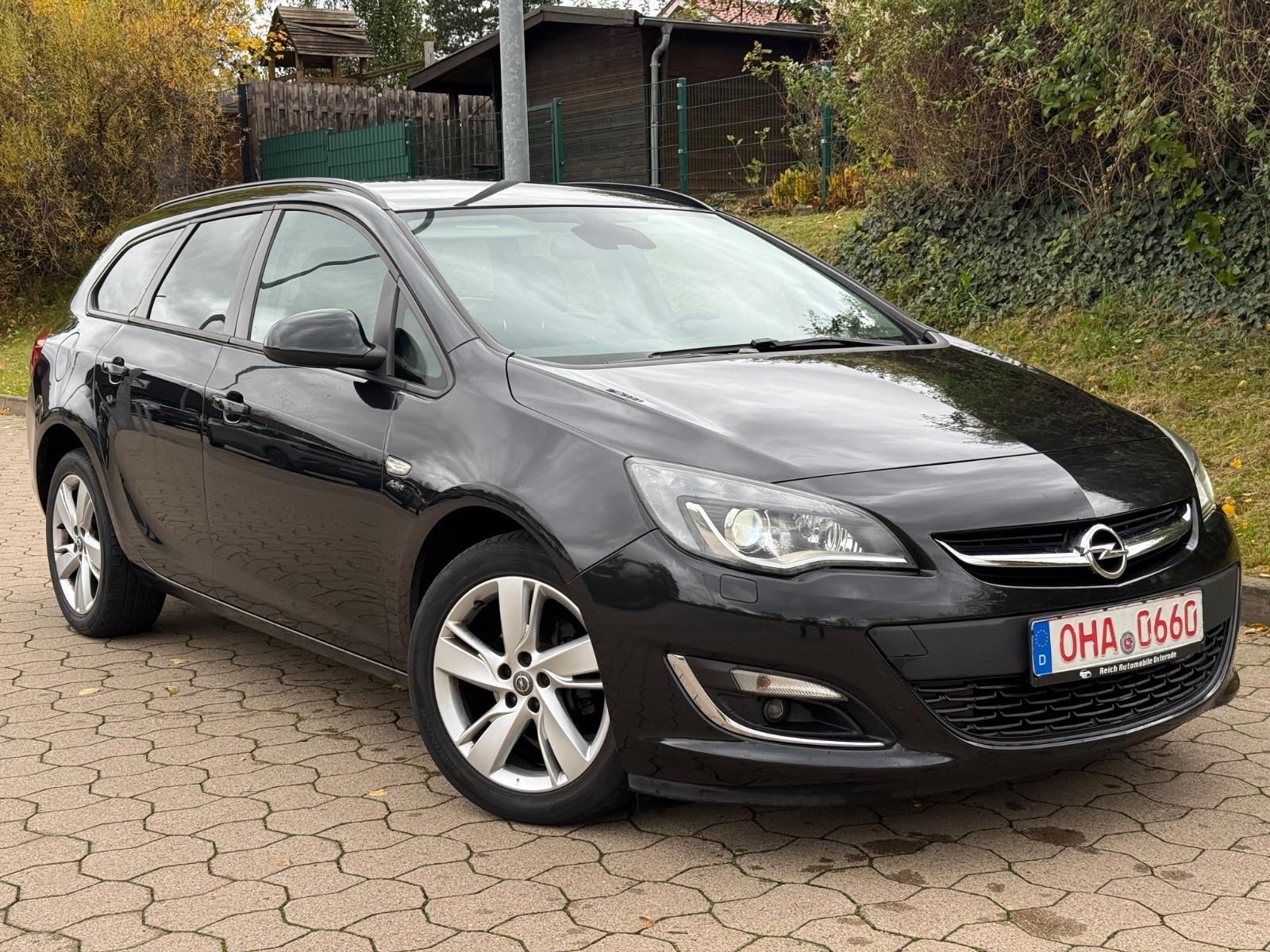 Opel Astra J 1,4 Sports Tourer Active Navi+SHZ+PDC !!