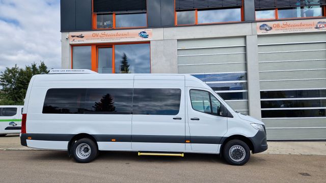 Mercedes-Benz 515 Sprinter 22 Schlafsessel Lagerfahrzeug Stock