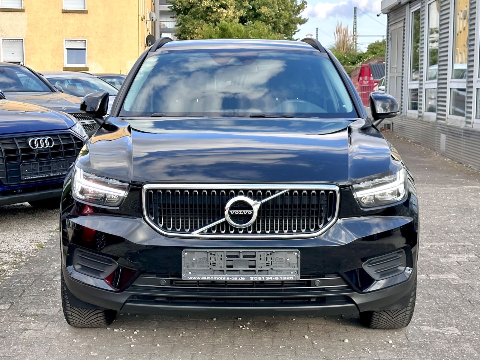 Fahrzeugabbildung Volvo XC40 MOMENTUM CORE 2WD*LED+1.HAND*