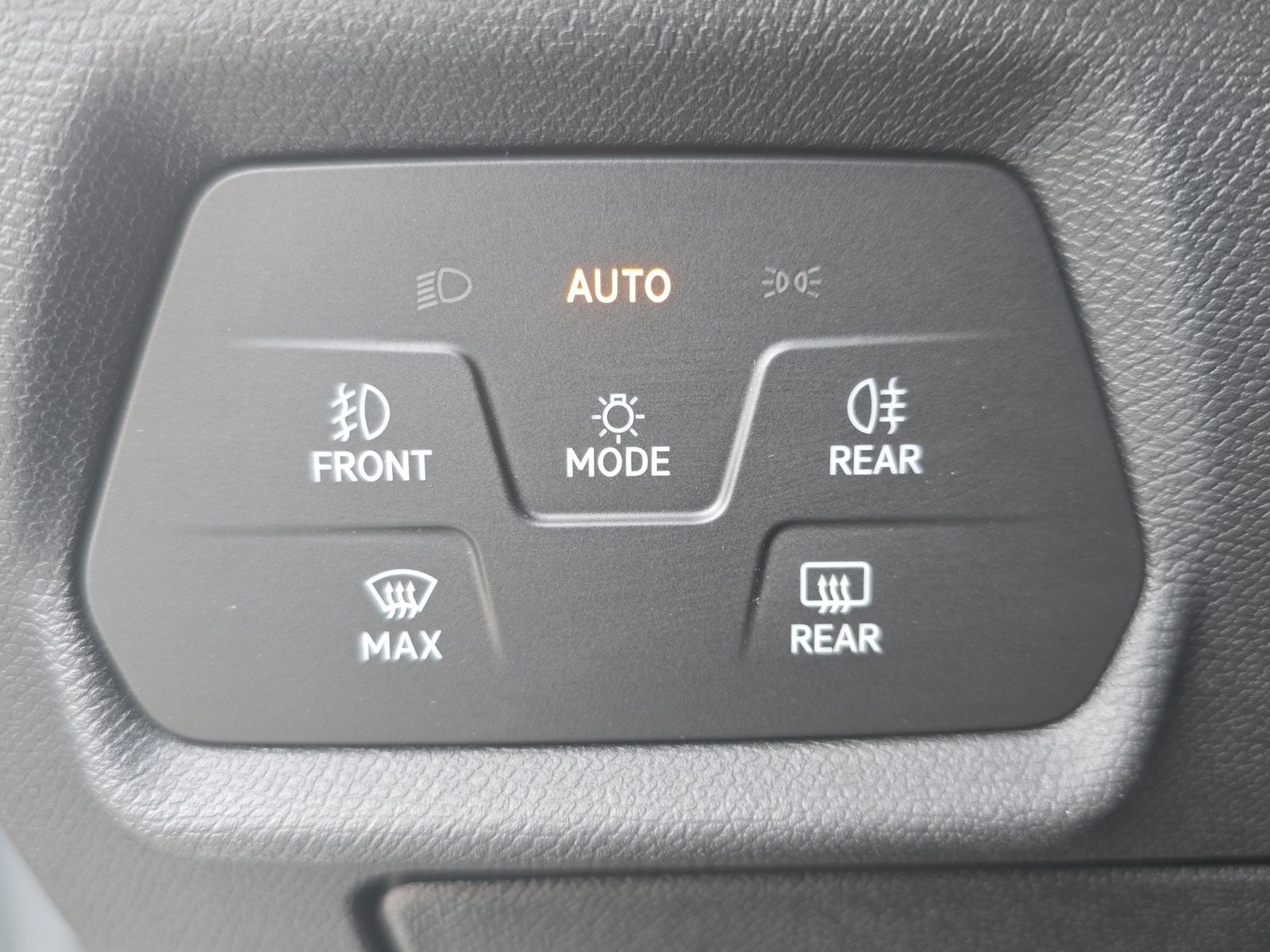 Fahrzeugabbildung CUPRA Leon Sportstourer VZ 2.0 TSI 4Drive DSG AHZ ACC