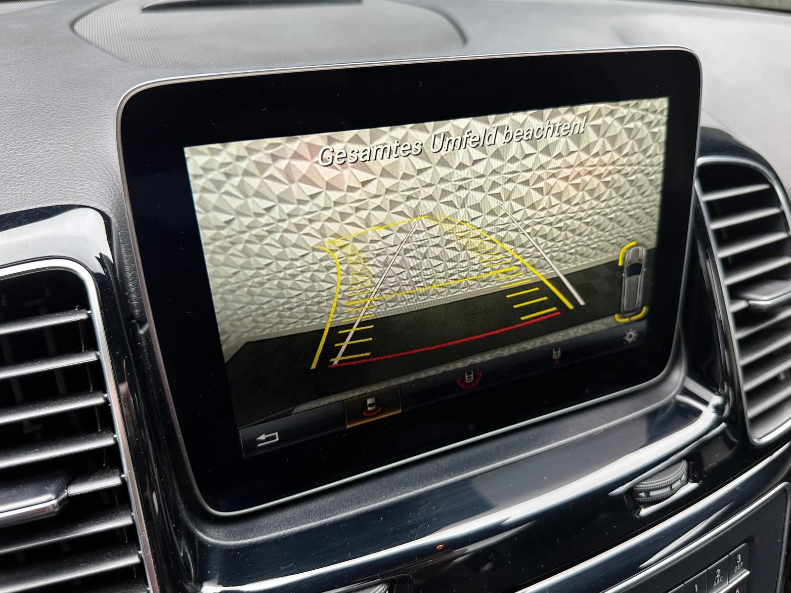 Fahrzeugabbildung Mercedes-Benz GLE 350d AMG/4MATIC/DISTRO/AHK/PANO/KEYL/RCAM/IL