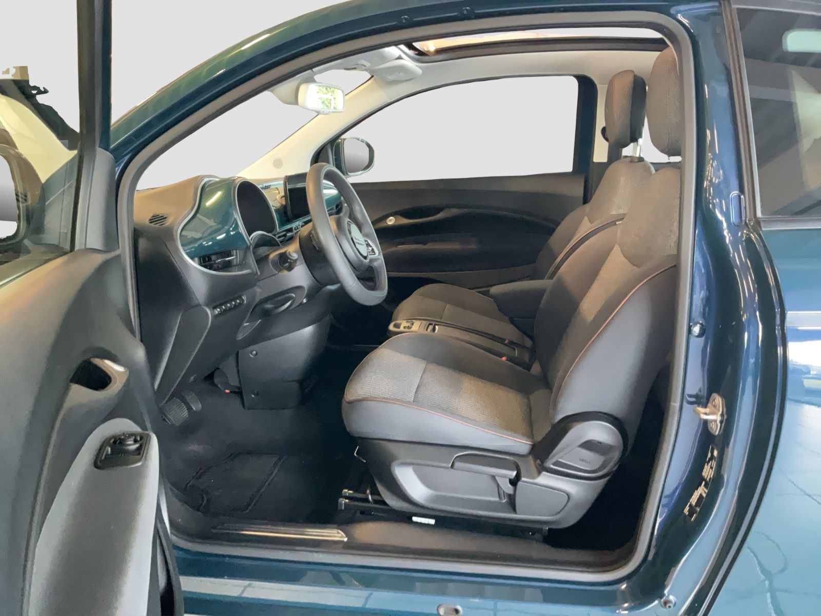 Fahrzeugabbildung Fiat 500e Icon Cabrio 42 kWh