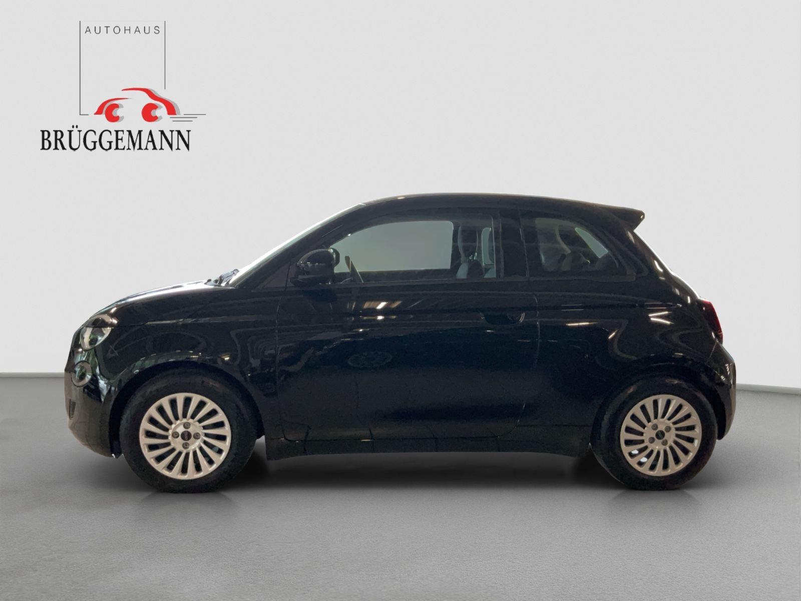 Fahrzeugabbildung Fiat 500e + Radio- & Winterpaket