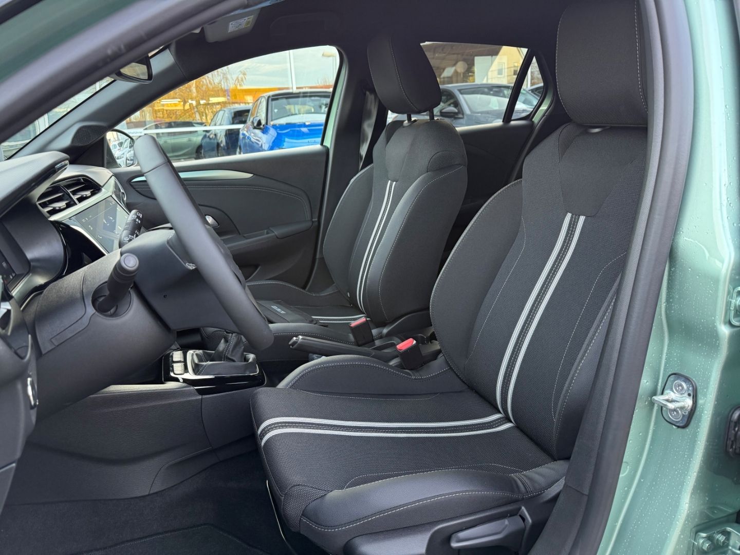 Fahrzeugabbildung Opel Corsa F YES SHZ+LHZ+Allwetter