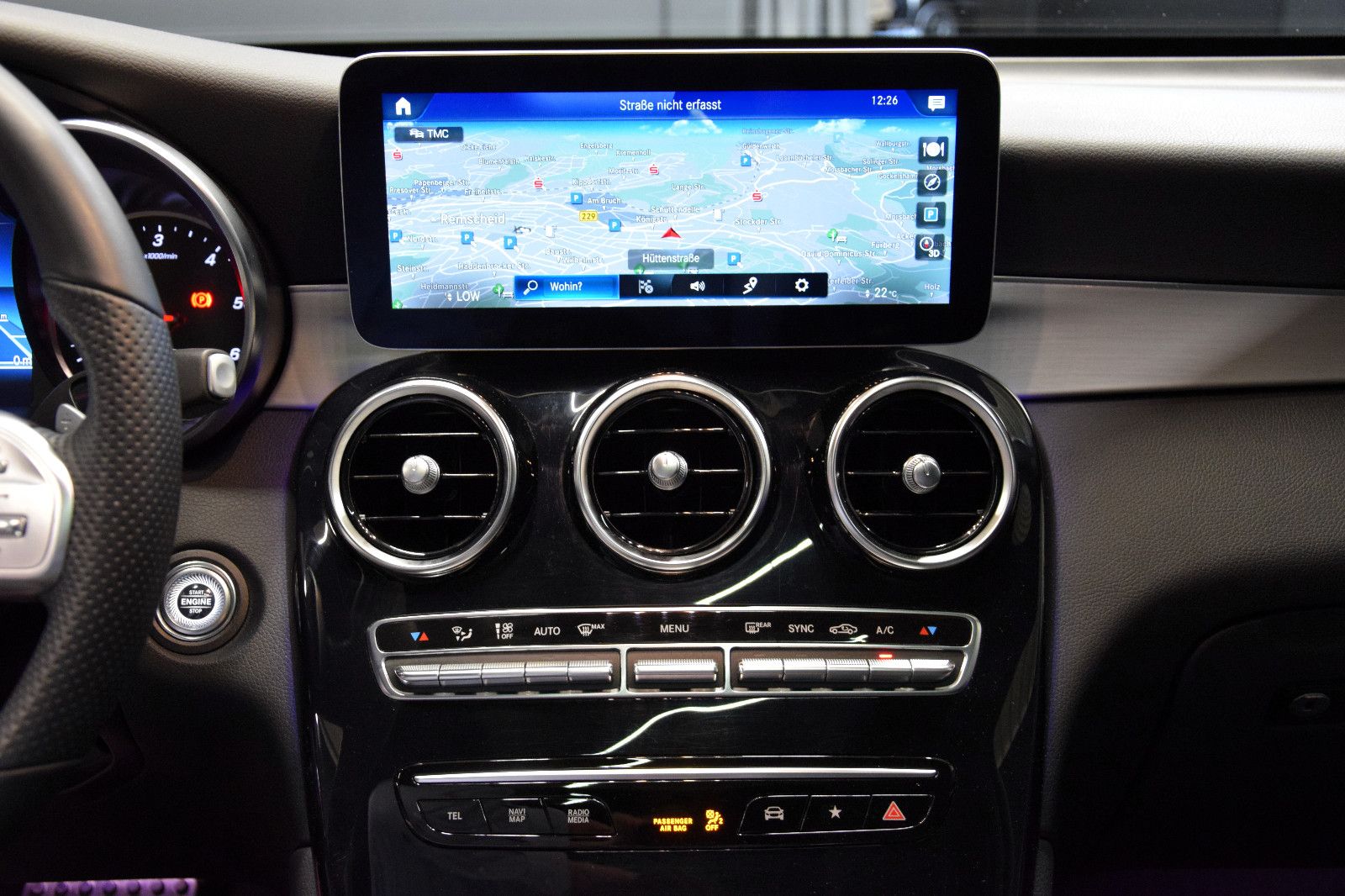 Fahrzeugabbildung Mercedes-Benz GLC 220 d 4Matic AMG Pano HuD Leder ACC Kamera