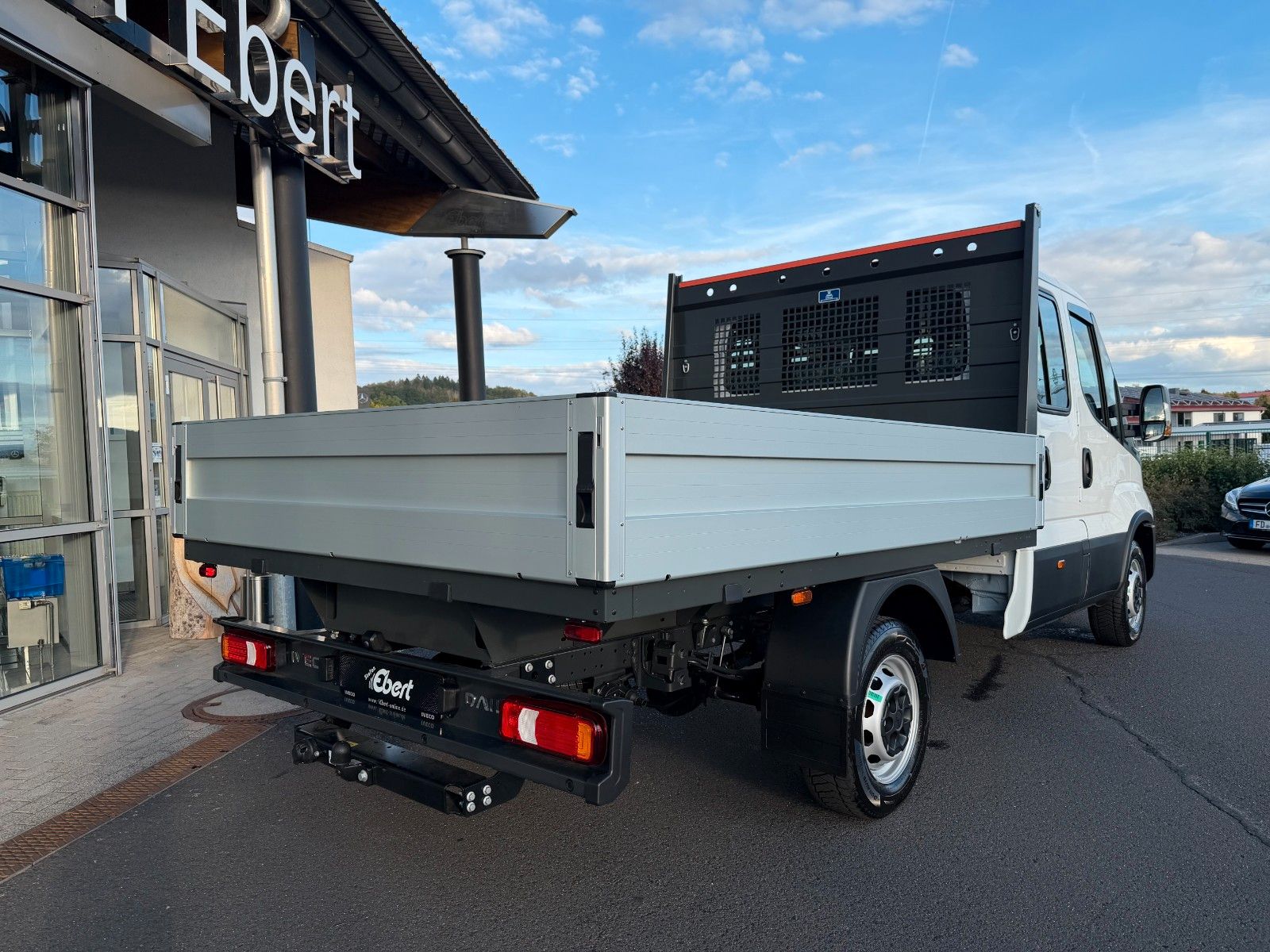 Fahrzeugabbildung Iveco Daily 35S14 Doka, Pritsche, Klima, AHK