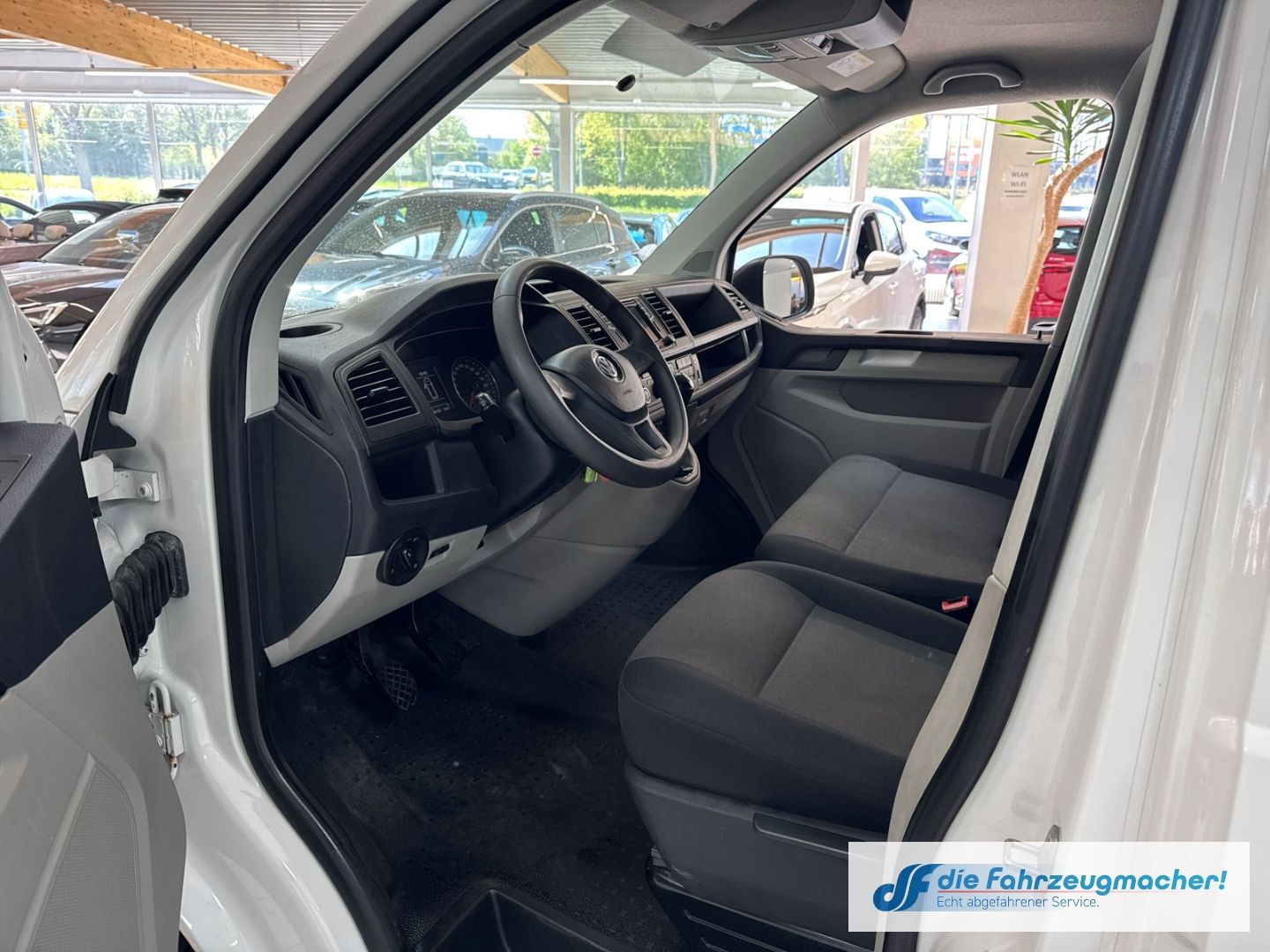 Fahrzeugabbildung Volkswagen Transporter T6 Kasten lang 4Motion StandHZG Navi