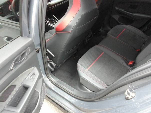 Volkswagen Golf VIII GTI Clubsport 2.0 TSI DSG Klima Navi foto 7