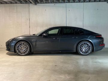 Porsche Panamera - 3