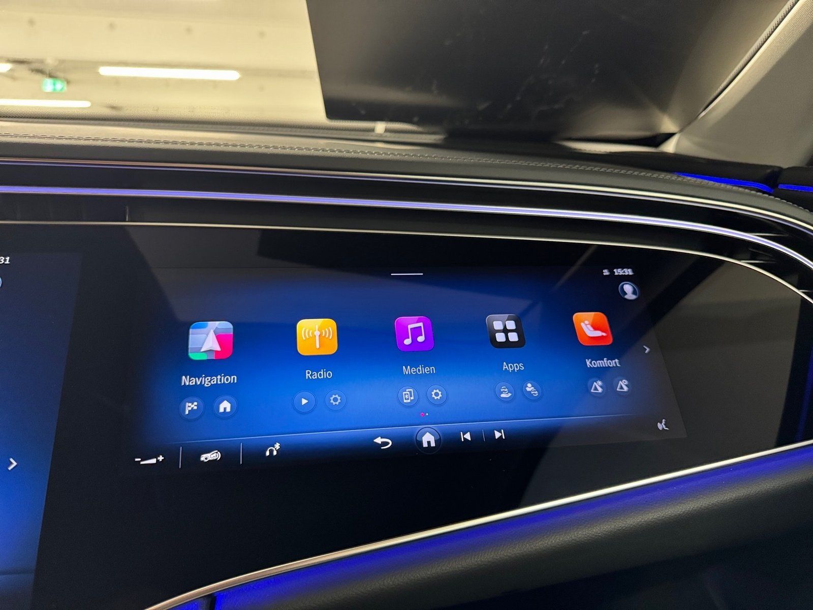 Fahrzeugabbildung Mercedes-Benz E 200 T Avantgarde*AHK*Superscreen*LED*Distr*Tot