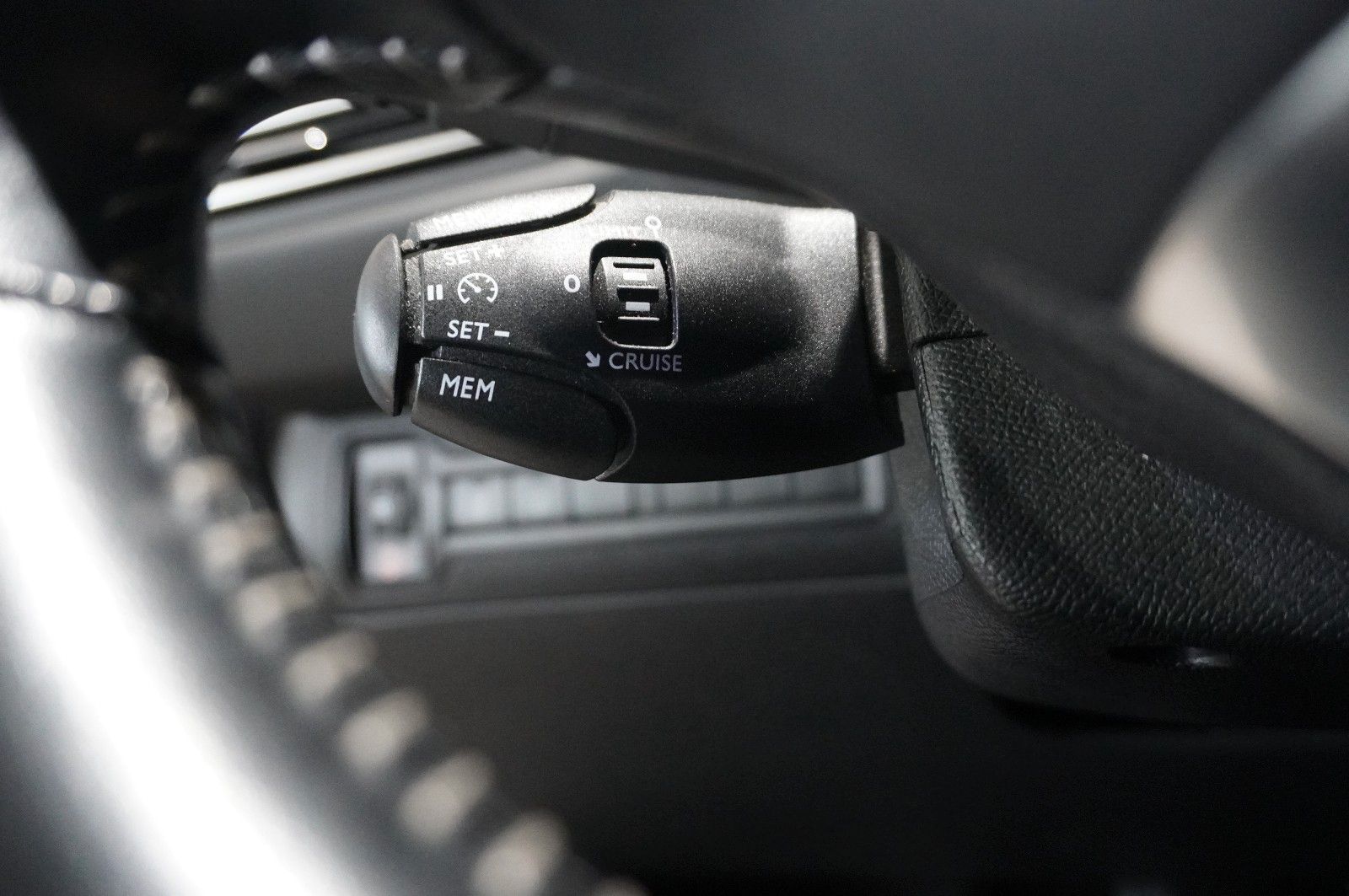 Fahrzeugabbildung Peugeot 308 SW 1.6 HDI ACTICE NAVI/SH/PDC/TEMP/SPORT/AHK