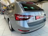 Skoda Superb Combi 1.4 TSI Navi+SHZ+Klima AT+AHK+ - Skoda Superb mit Benzin-Antrieb: Kombi, 1.4