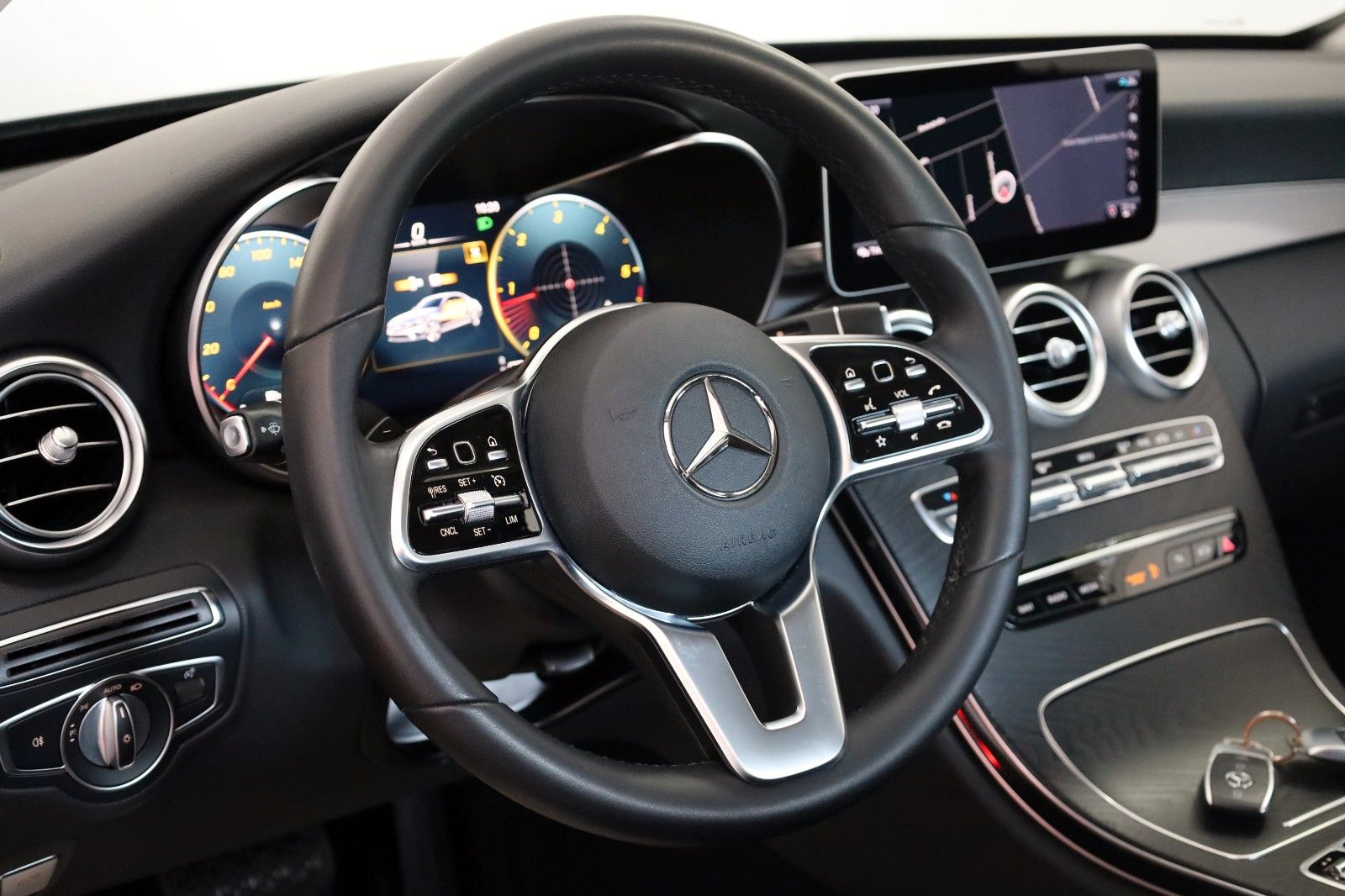 Fahrzeugabbildung Mercedes-Benz C 220 d Lim. Avantgarde,Leder,Navi,LED,360Kamera