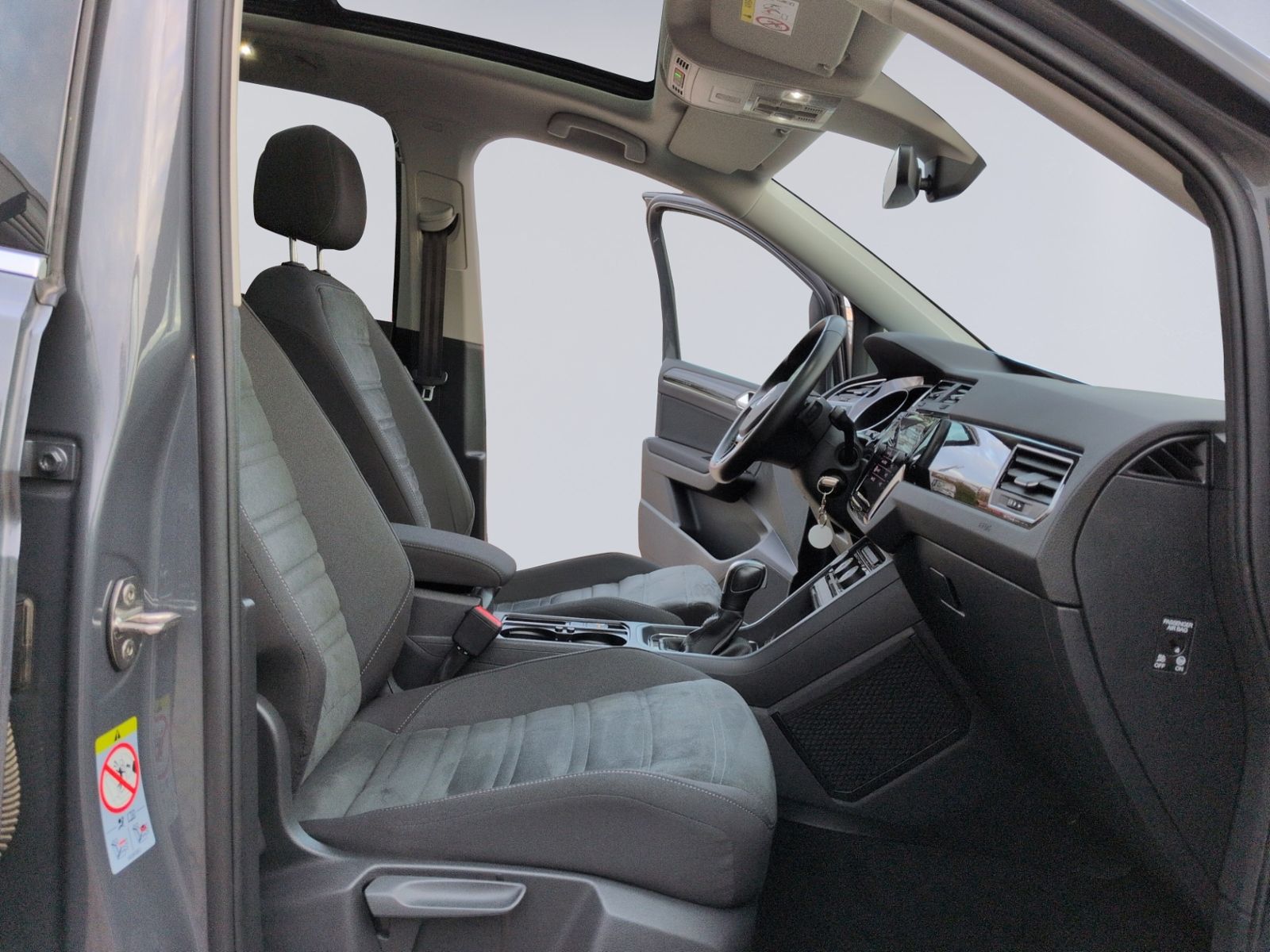 Touran 2.0 TDI DSG Highline PANO+NAVI