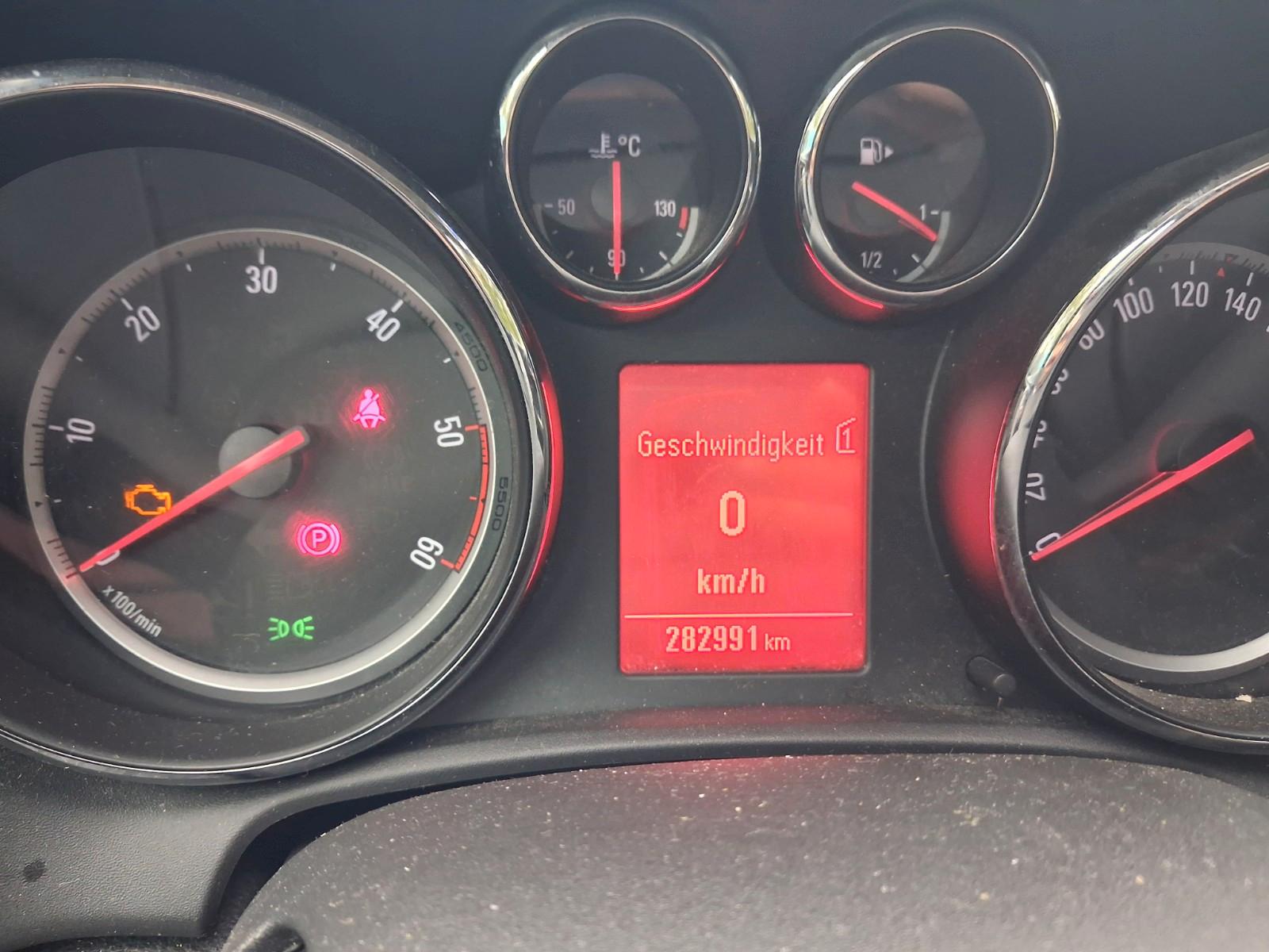 Opel Astra 2012 — engine 1.686 cm³, 125 HP (92kW)